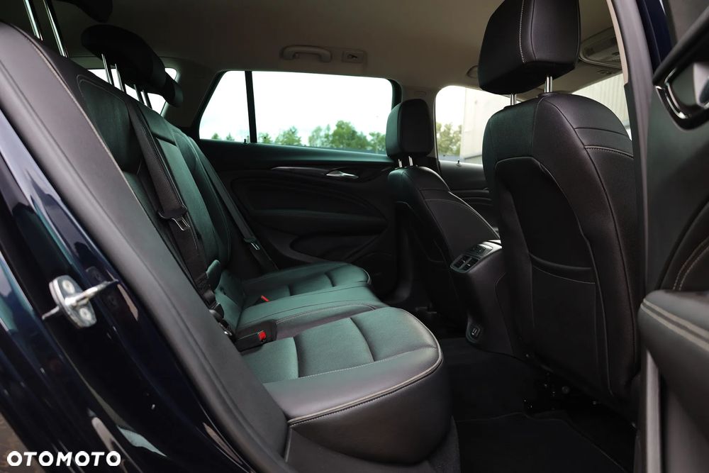 Opel Insignia 1.5 T Exclusive S&S - 25