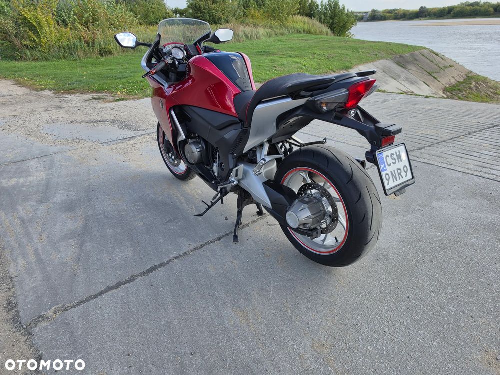 Honda VFR - 4