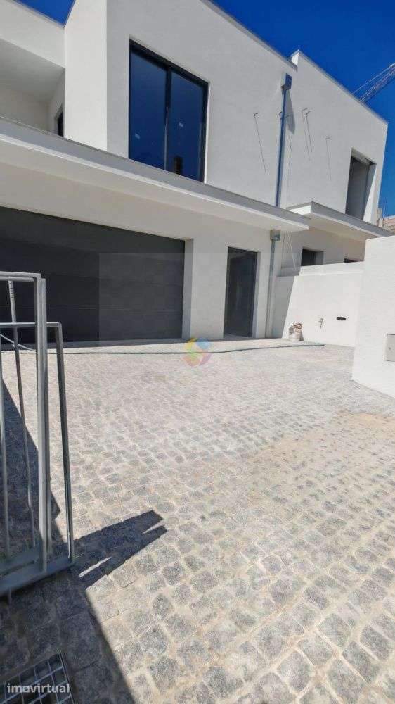 Moradia Geminada T3 Santa Maria de Lamas - Grande imagem: 3/41