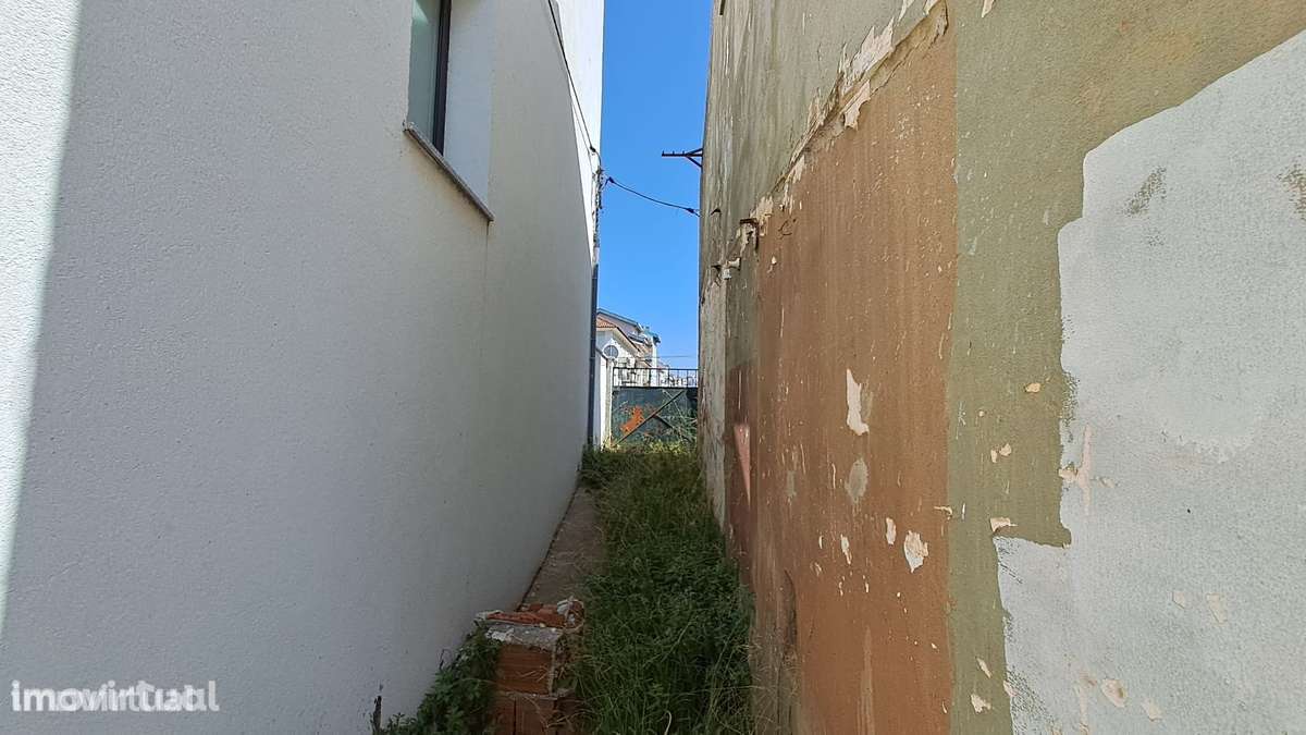 Moradia T3 - Bairro Norton de Matos - Com Projeto Aprovado - Grande imagem: 5/25