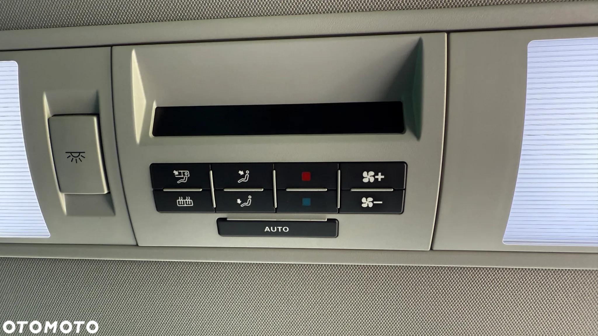 Volkswagen Multivan 2.0 BiTDI L2 Comfortline 4Motion DSG - 26