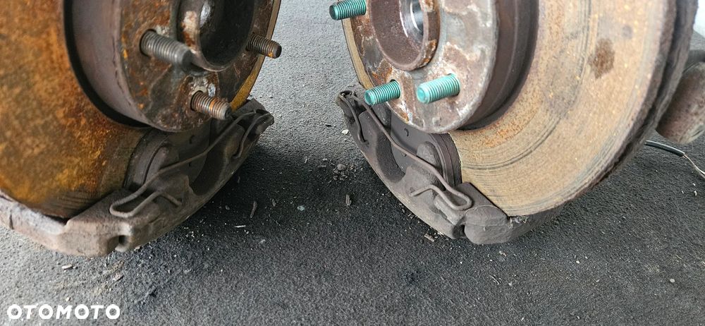 Tarcze hamulcowe przednie przód klocki Ford Focus Mk2 - 3