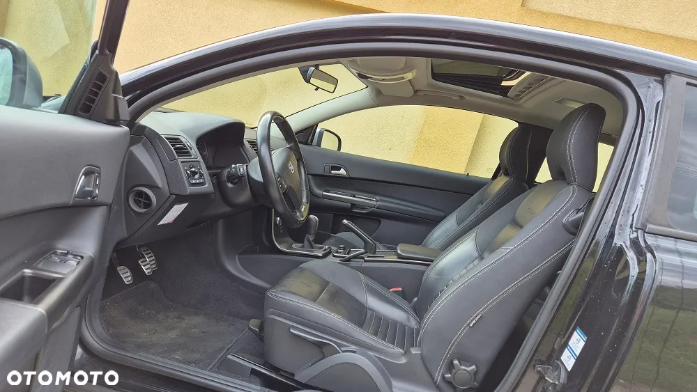Volvo C30 D4 R-Design - 6