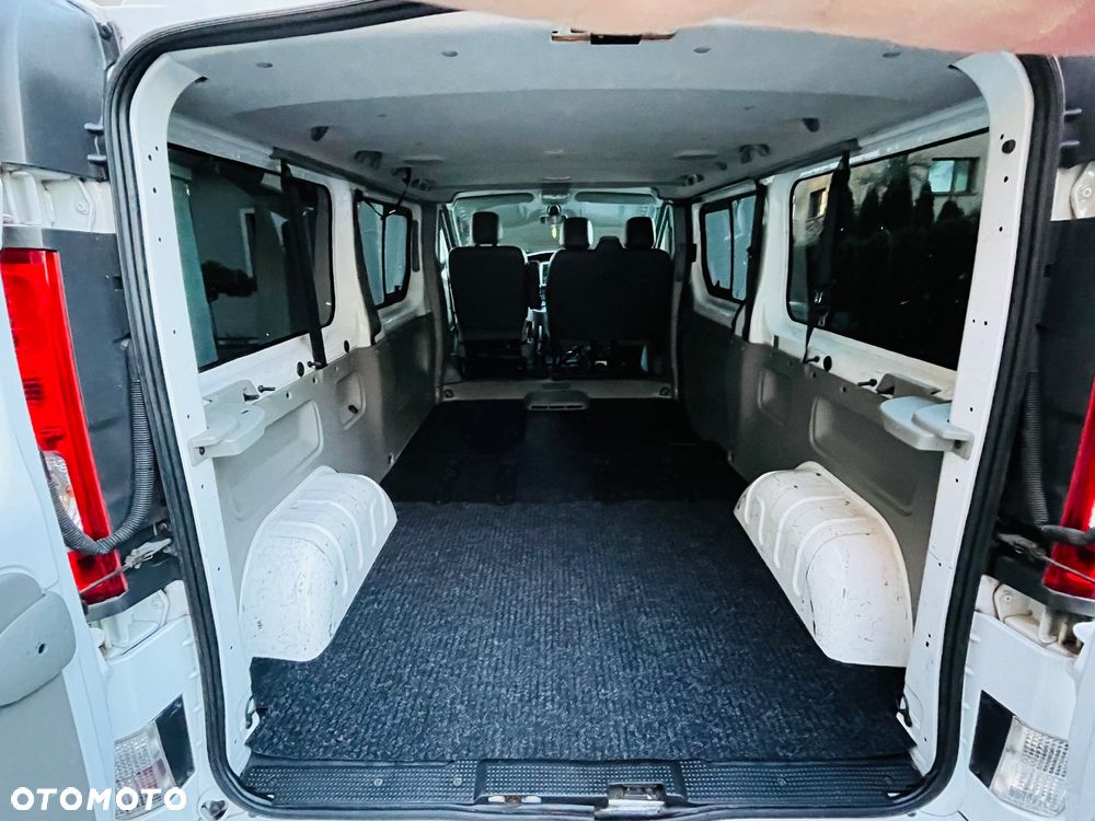 Renault Trafic Passenger FAP L2H1 Expression - 17