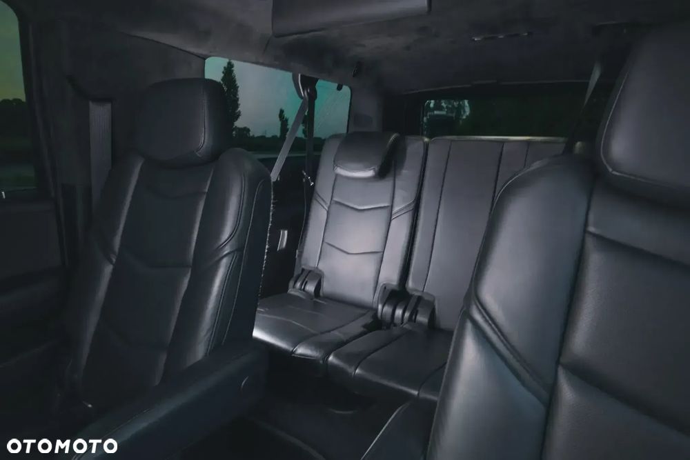 Cadillac Escalade - 20