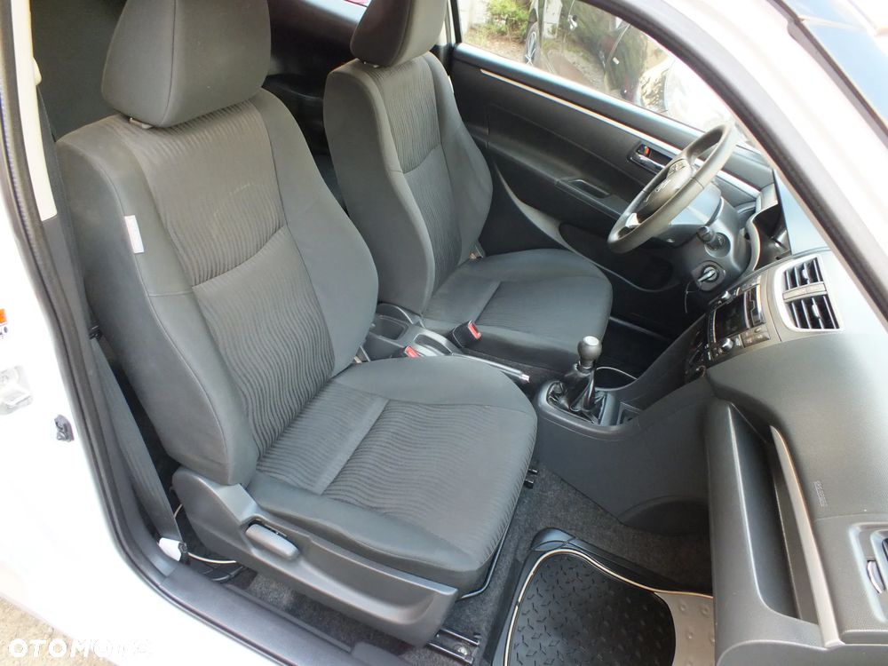Suzuki Swift - 15