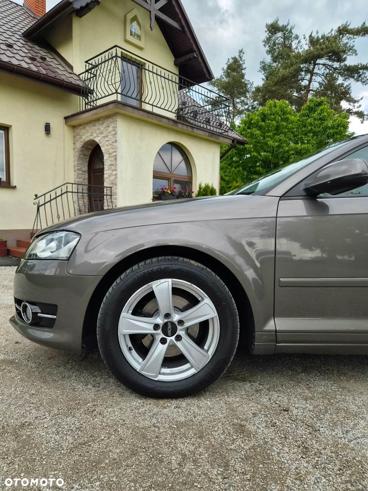 Audi A3 Sportback 1.6 TDI DPF S tronic Ambiente - 20