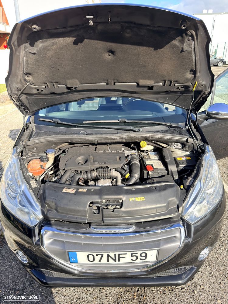 Peugeot 208 1.6 e-HDi Allure 95g - 17