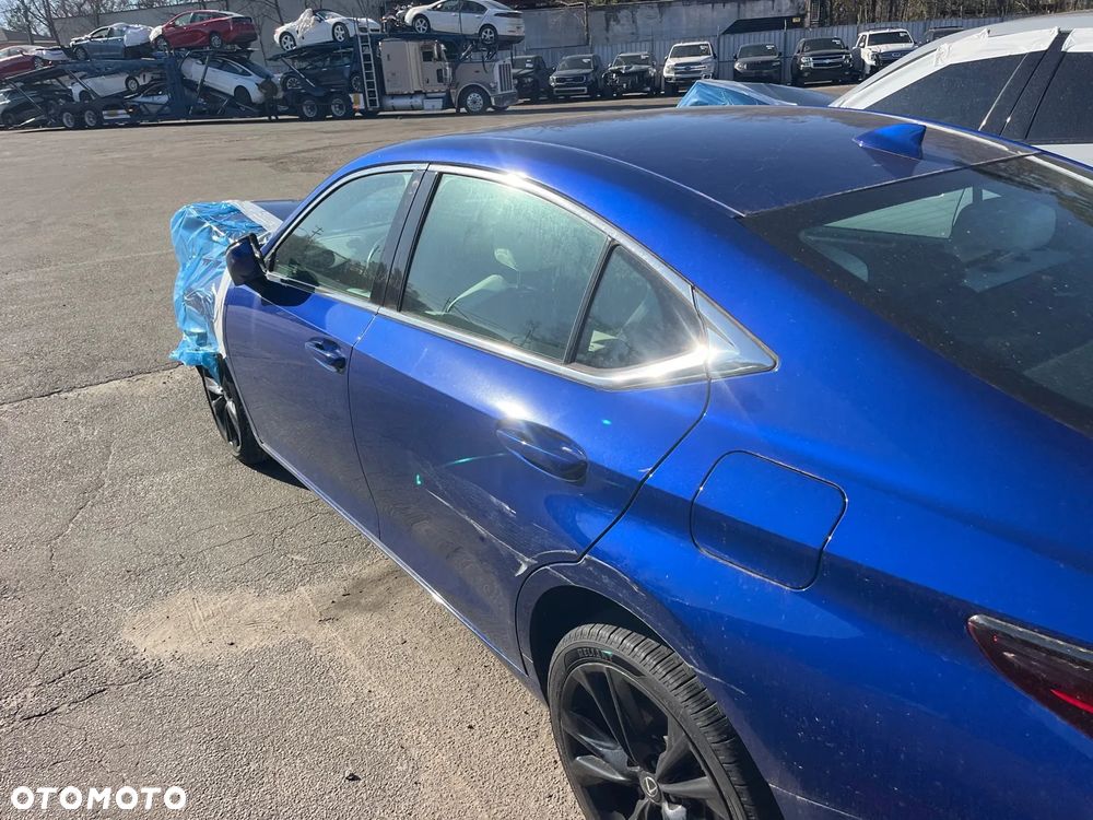 Lexus ES 300h F Sport - 7