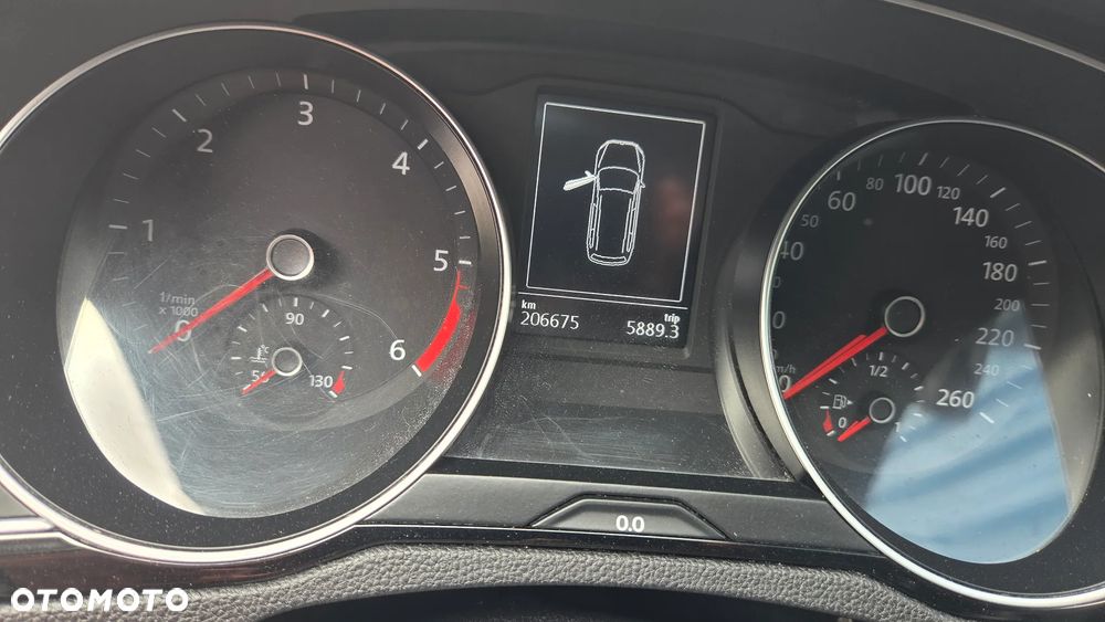 Volkswagen Passat - 16