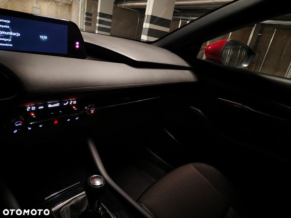 Mazda 3 e-SKYACTIV-G 2.0 M HYBRID - 28