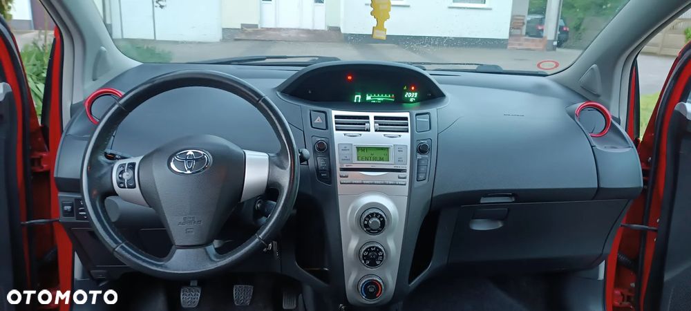 Toyota Yaris - 7