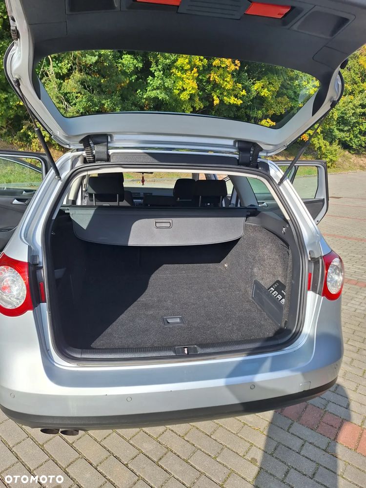 Volkswagen Passat 2.0 TDI Trendline DSG - 15