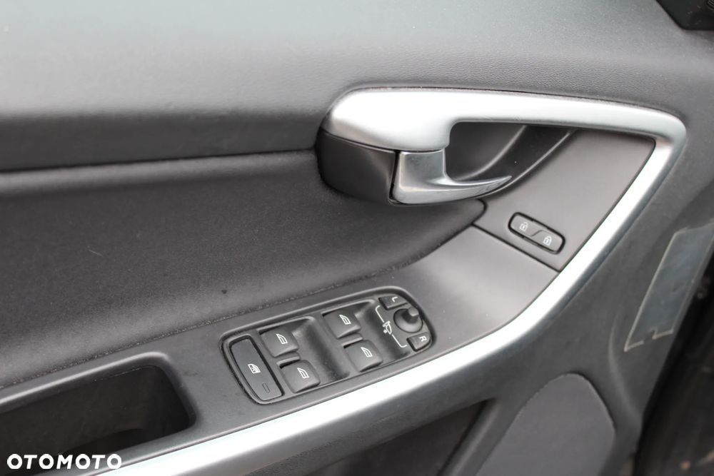 Volvo XC 60 D3 Momentum - 7