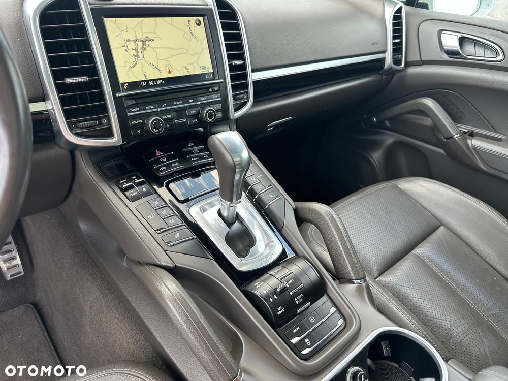 Porsche Cayenne S Platinum Edition - 10