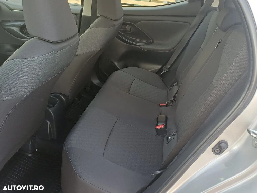 Toyota Yaris 1.5 MT Dynamic - 9