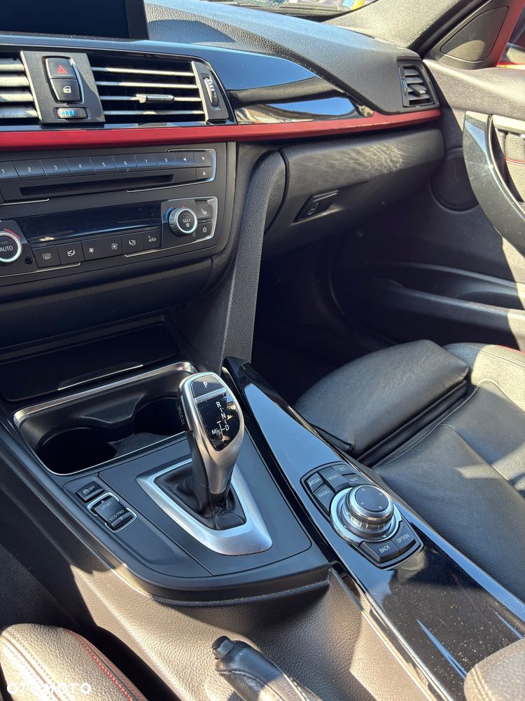 BMW Seria 3 328i Sport Line - 17