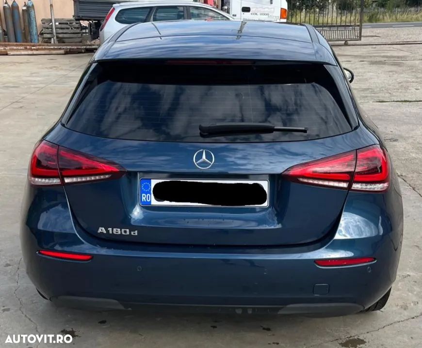 Mercedes-Benz A 180 d 8G-DCT - 4