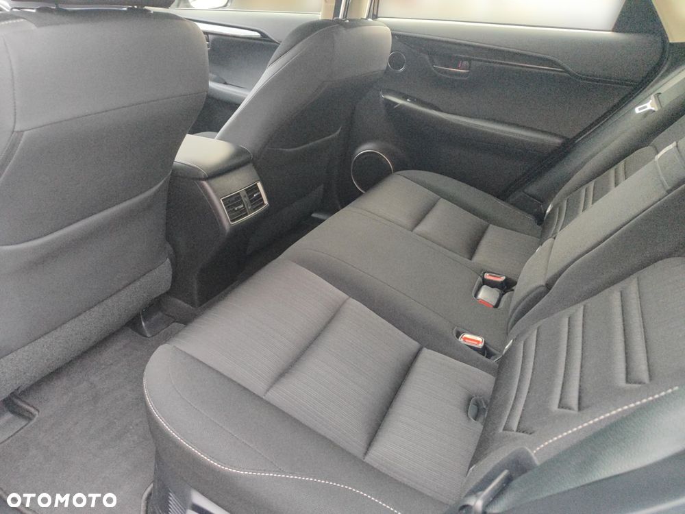 Lexus NX 300h Business Edition AWD - 12