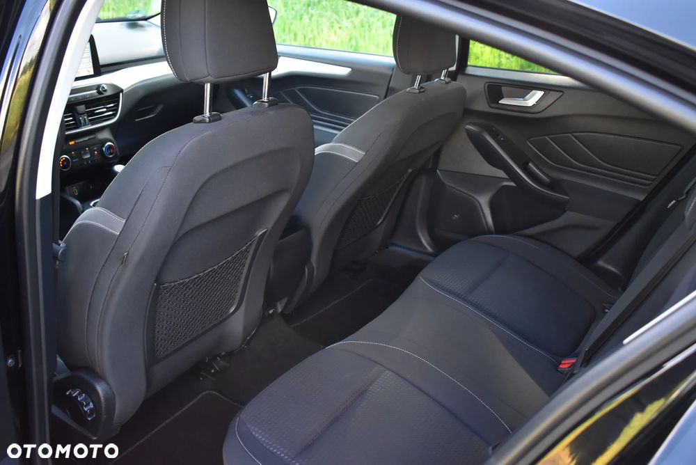 Ford Focus 1.0 EcoBoost Titanium X - 21