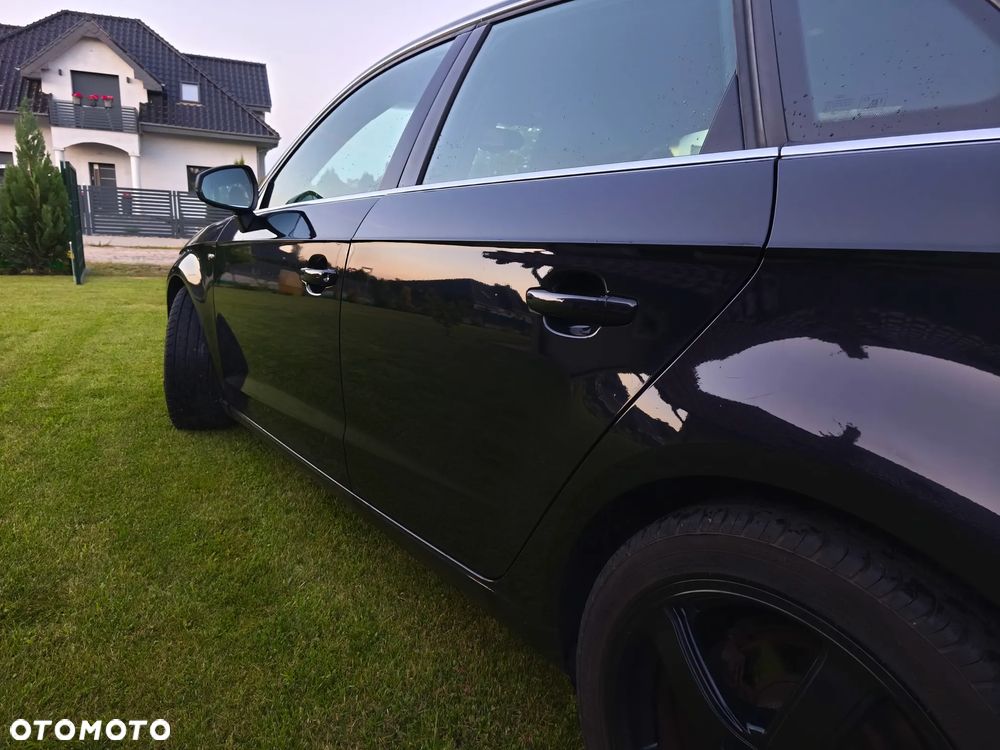 Audi A3 Sportback 2.0 TDI S line Sportpaket - 4