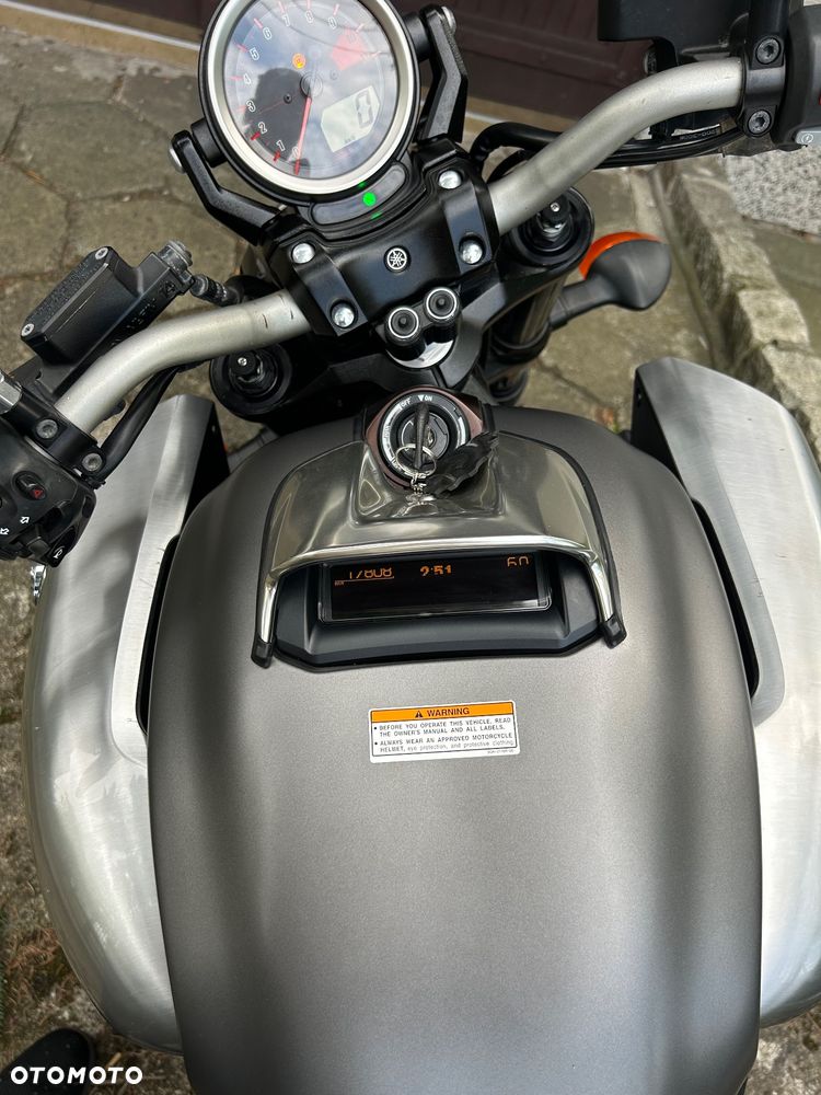 Yamaha V-MAX - 7