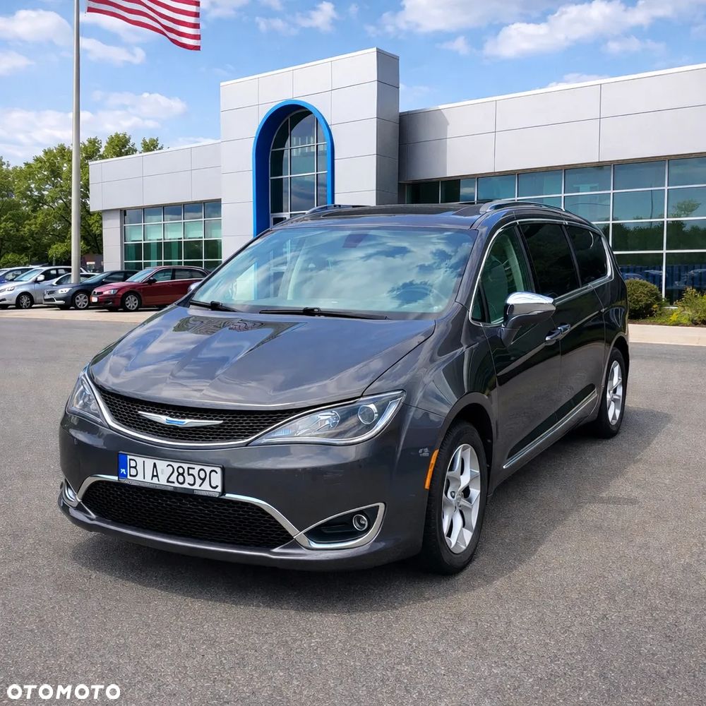 Chrysler Pacifica - 8