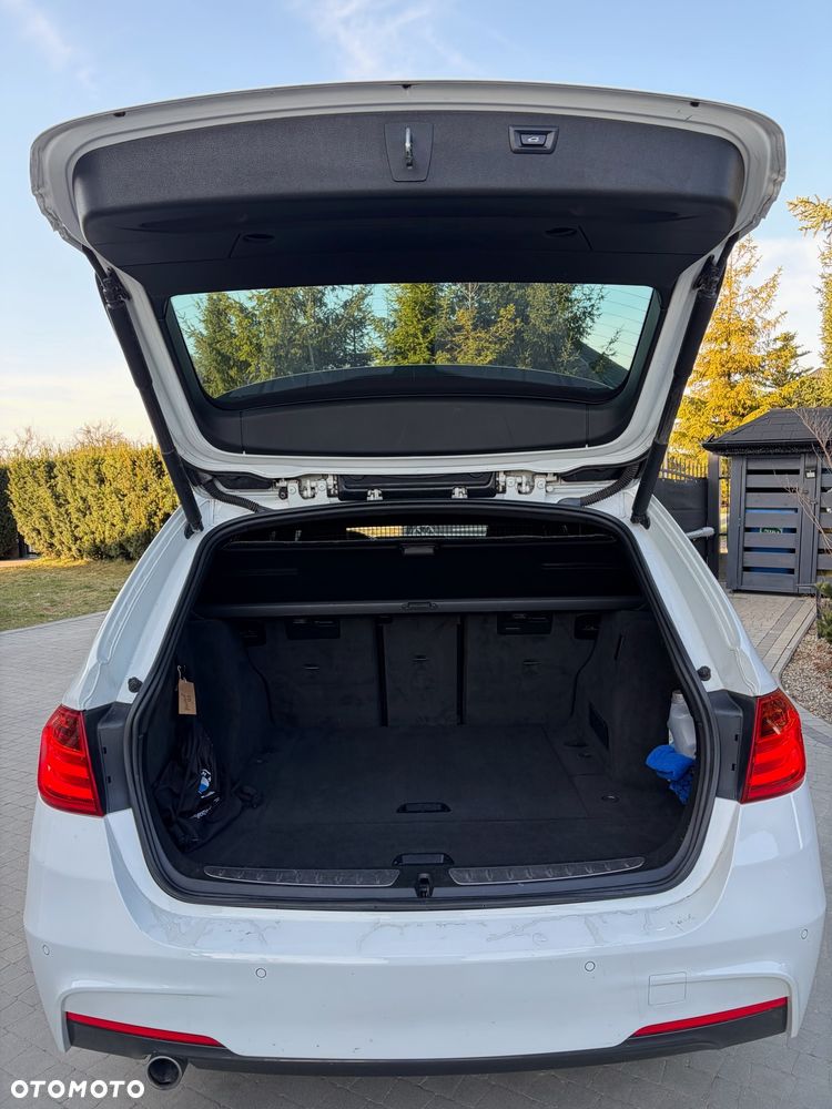 BMW Seria 3 320d xDrive - 12