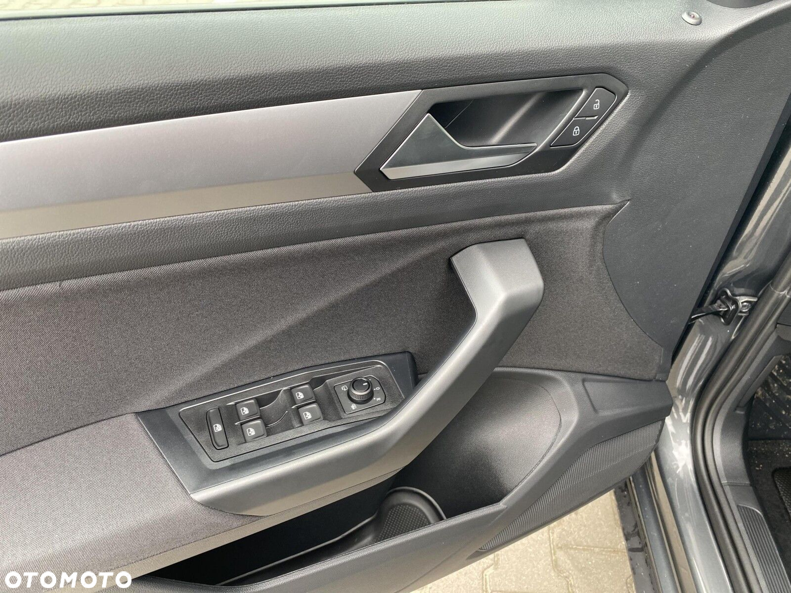 Volkswagen T-Roc - 29