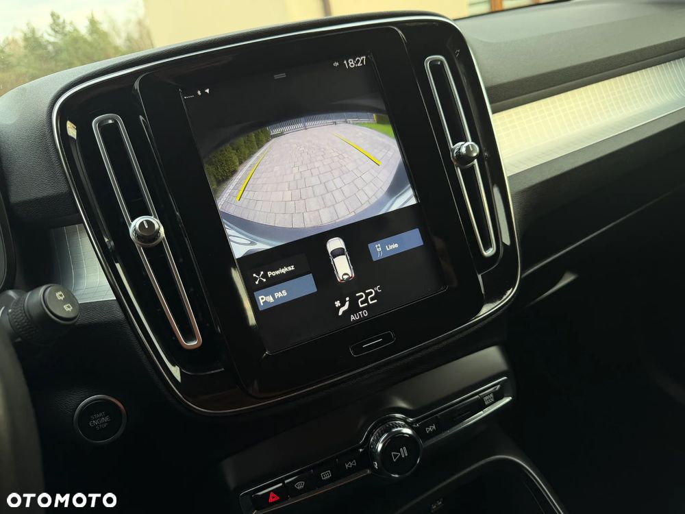 Volvo XC 40 D3 AWD Momentum Pro - 30