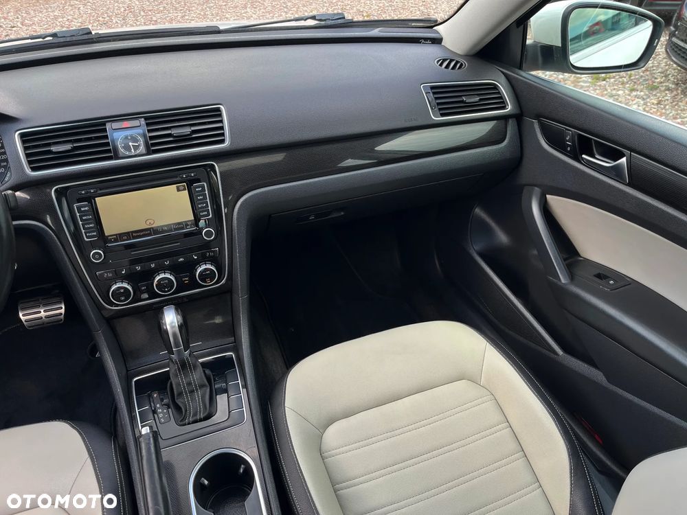 Volkswagen Passat - 25