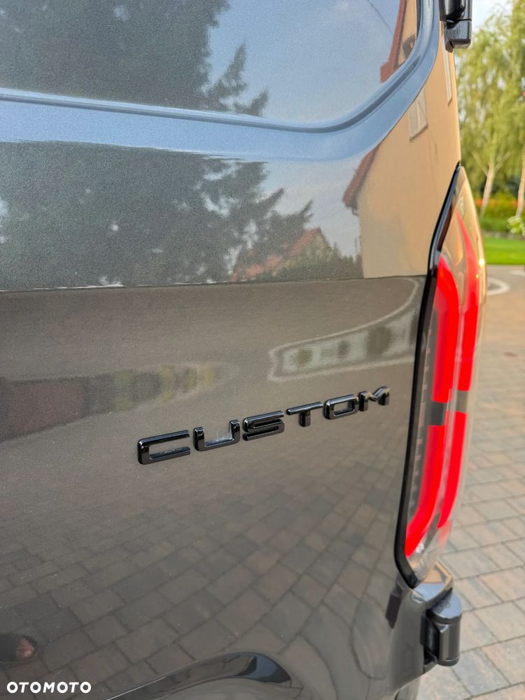 Ford Custom - 8