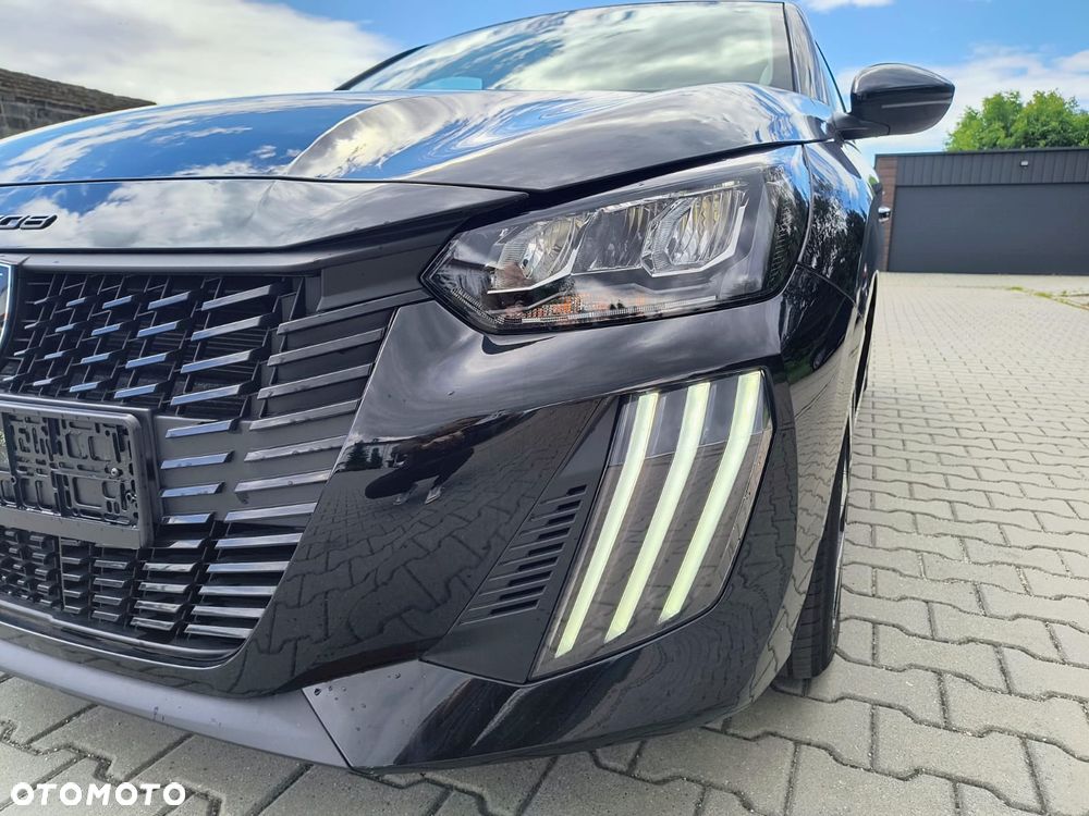Peugeot 208 - 11