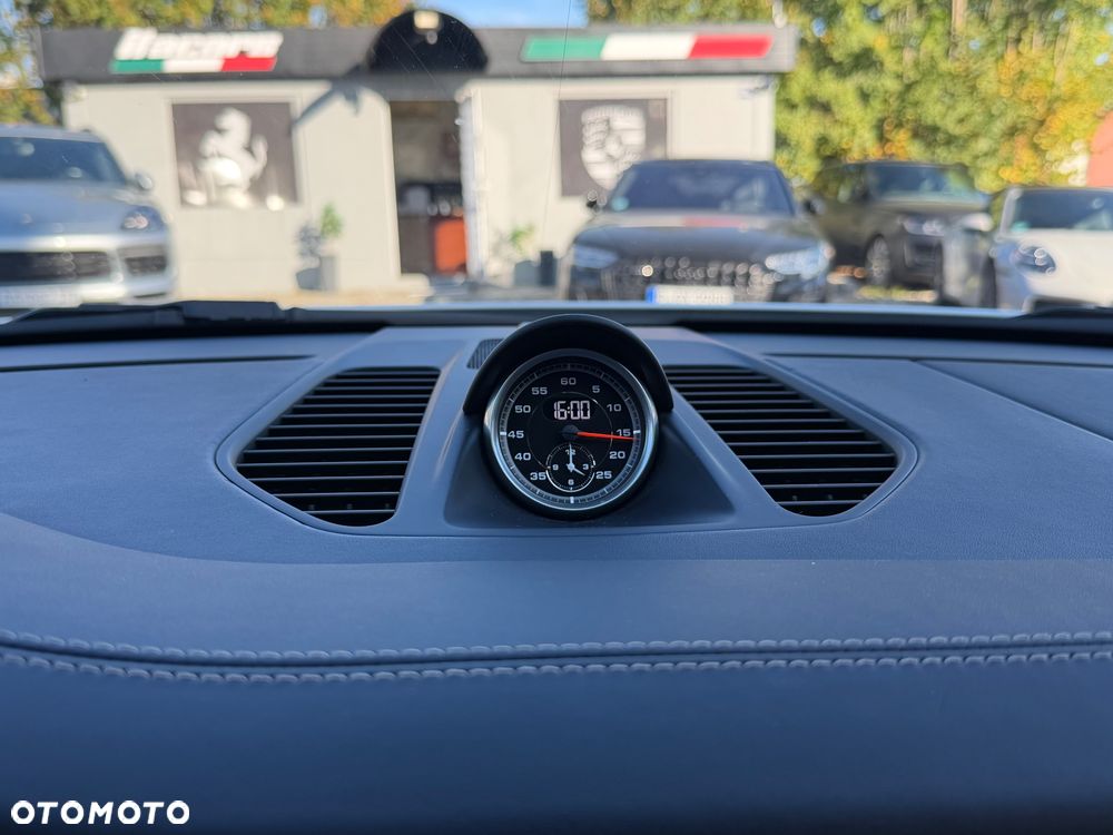 Porsche 911 Carrera S PDK - 25