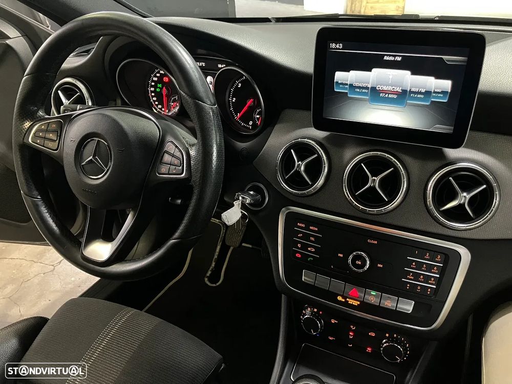 Mercedes-Benz CLA 180 d Shooting Brake - 17