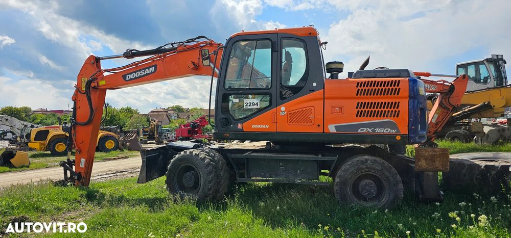 Doosan DX 160 W Excavator pe roți - 9