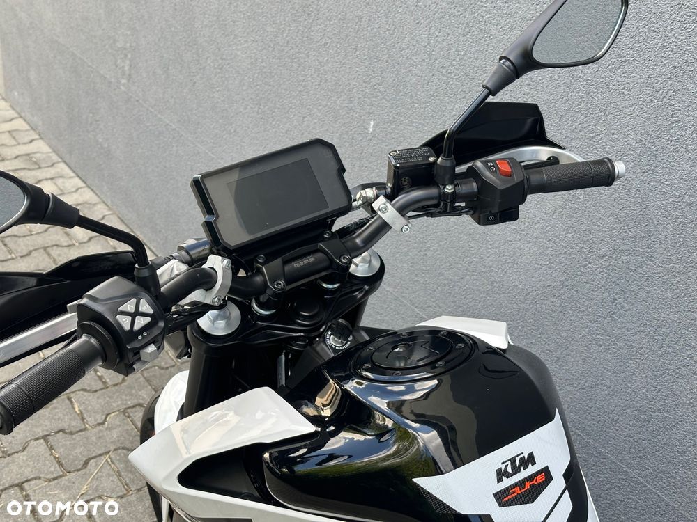 KTM Duke 125 - 16