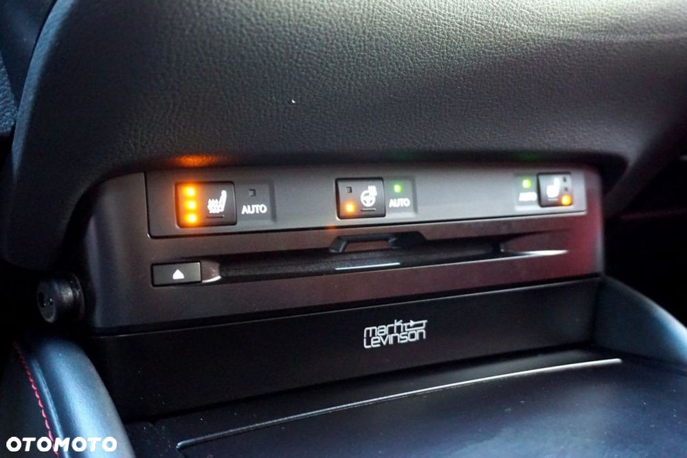 Lexus ES 300h F Sport - 27