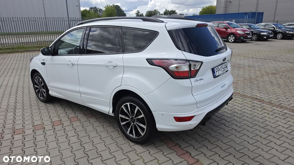 Ford Kuga 1.5 EcoBoost 2x4 ST-Line - 4