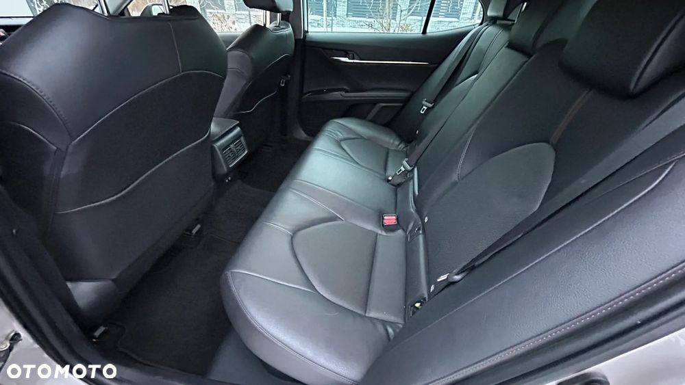 Toyota Camry 2.5 Hybrid Executive CVT - 8