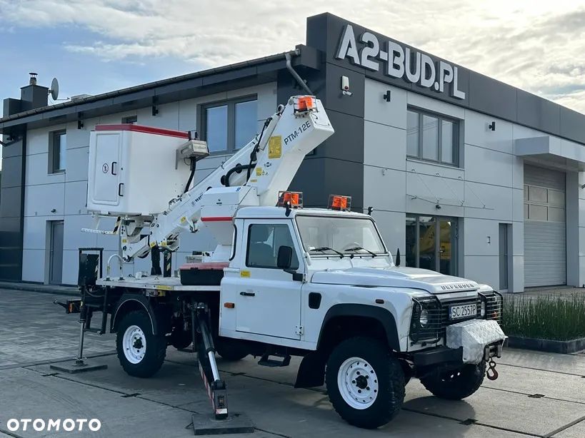 Land Rover Defender - 3