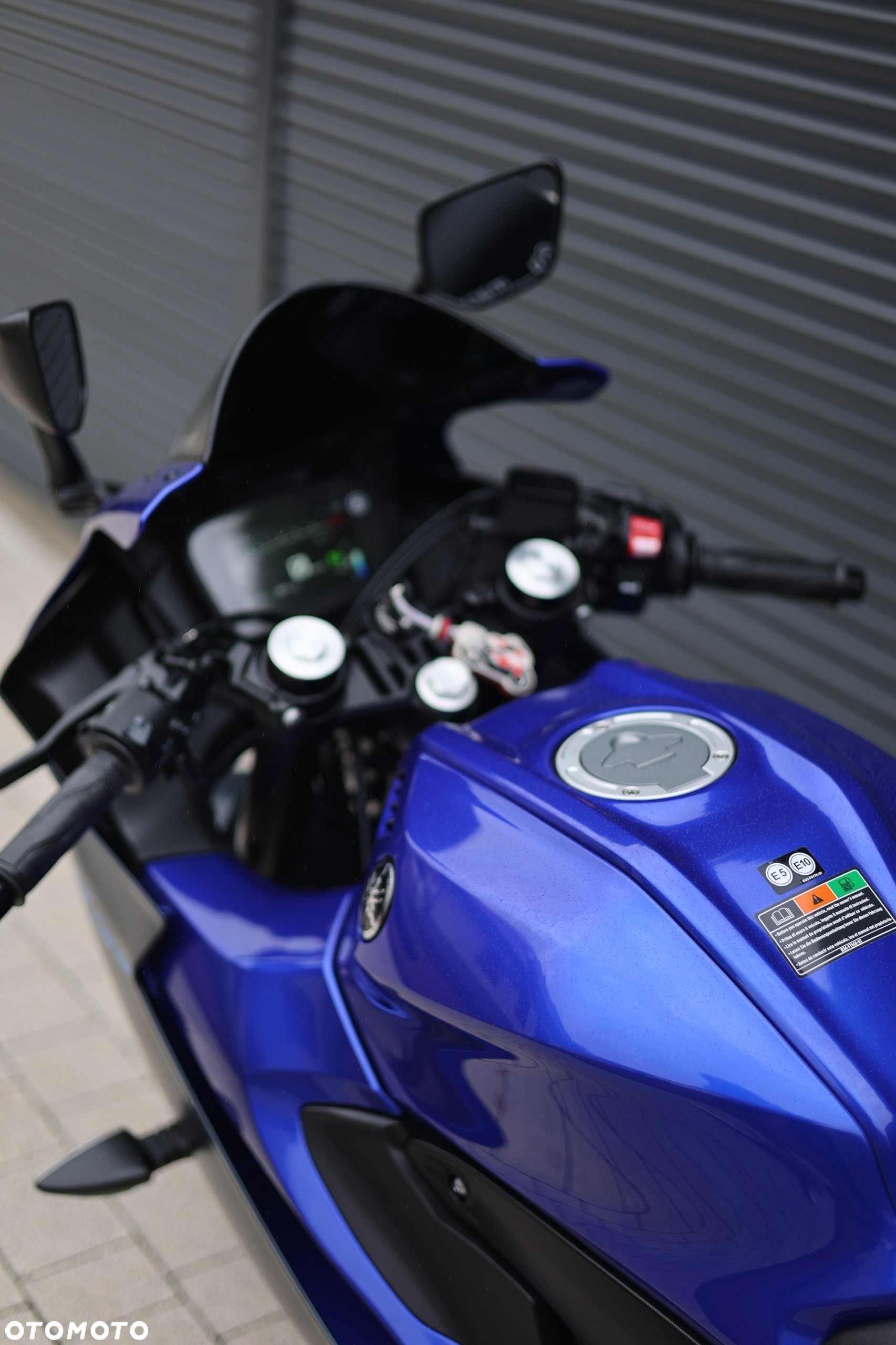 Yamaha YZF - 11