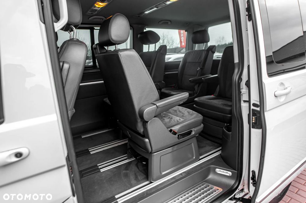 Volkswagen Multivan - 17