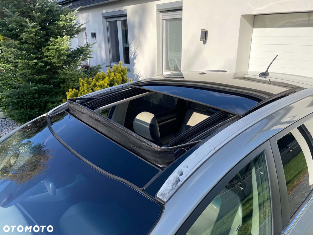 Kia Carens 1.6 GDI Fifa World Cup Edition - 8