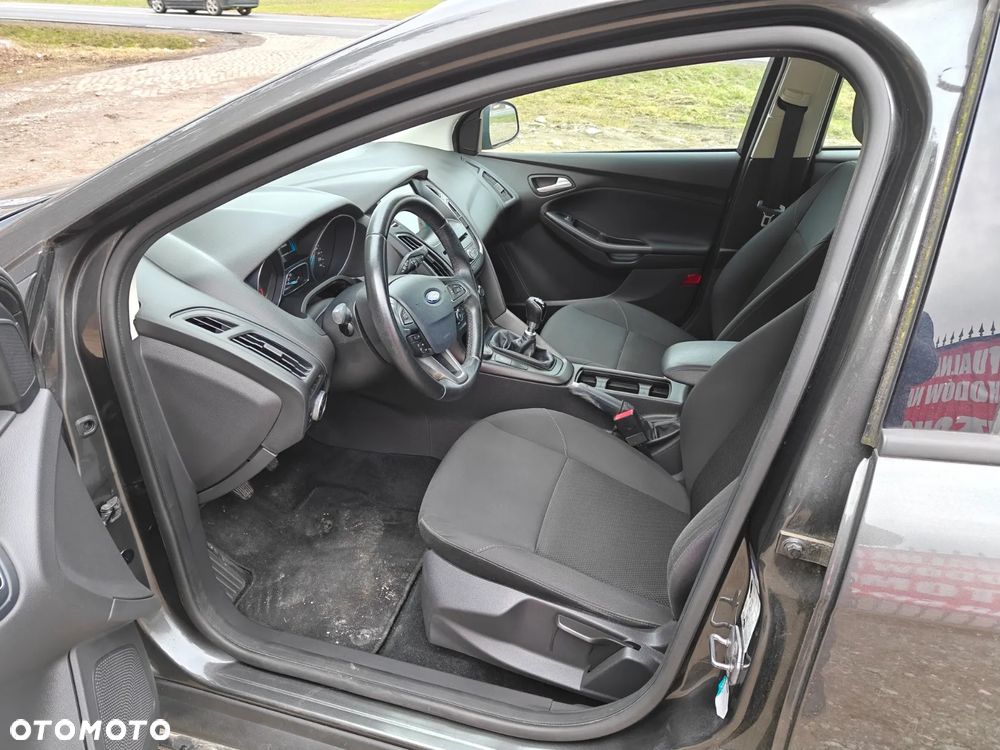 Ford Focus SW - 9