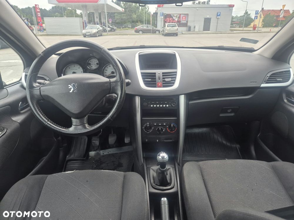 Peugeot 207 2007 photo 4