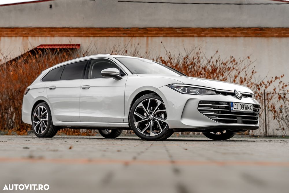 Volkswagen Passat Variant 2.0 TDI SCR DSG Elegance - 35