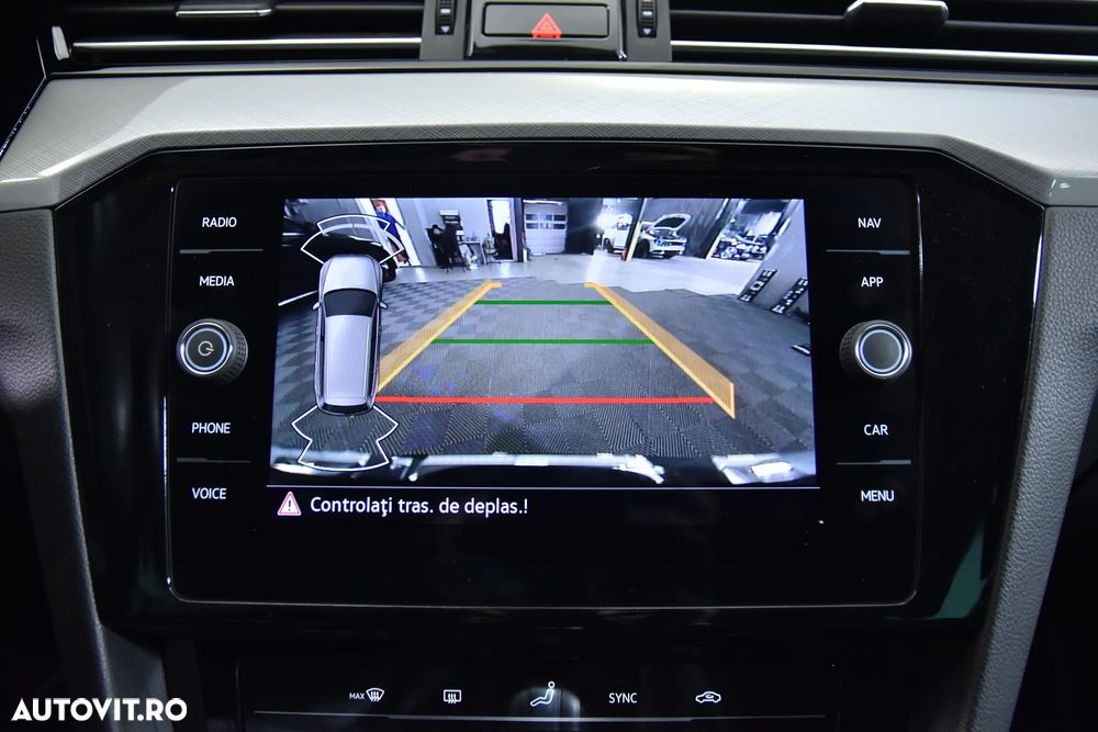 Volkswagen Passat - 22