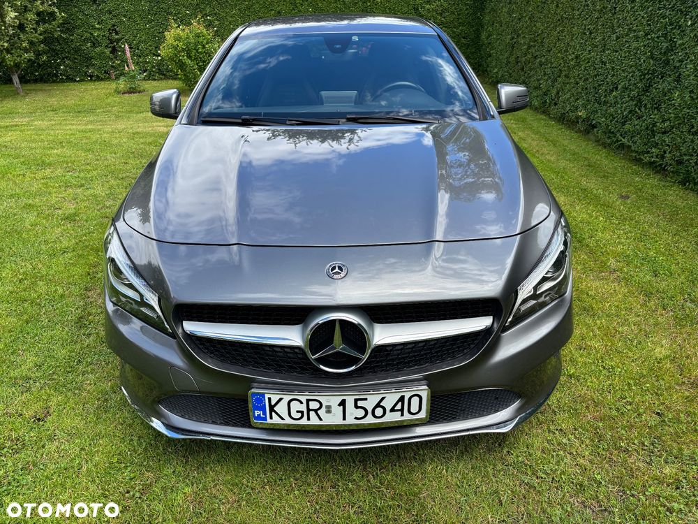 Mercedes-Benz CLA 180 7G-DCT - 1