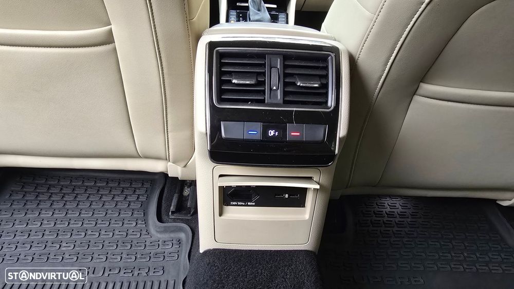 Skoda Superb Break 2.0 TDI Laurin&Klement DSG - 60